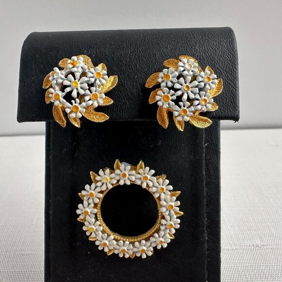 White Daisy Enamel Brooch & Earrings Set - Picture 6 of 8